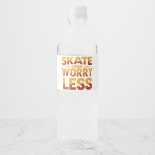 Schaats Meer, minder zorgen Retro Skateboarden Quo Waterfles Etiket
