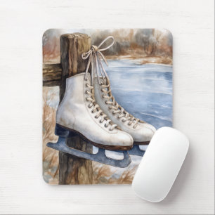 Schaatsen hangend aan een hekpaal muismat