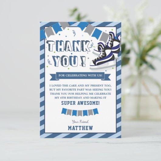 Schaatsen Jongen Verjaardagsfeestje Blauwe Strepen Bedankkaart (Staand voorkant)