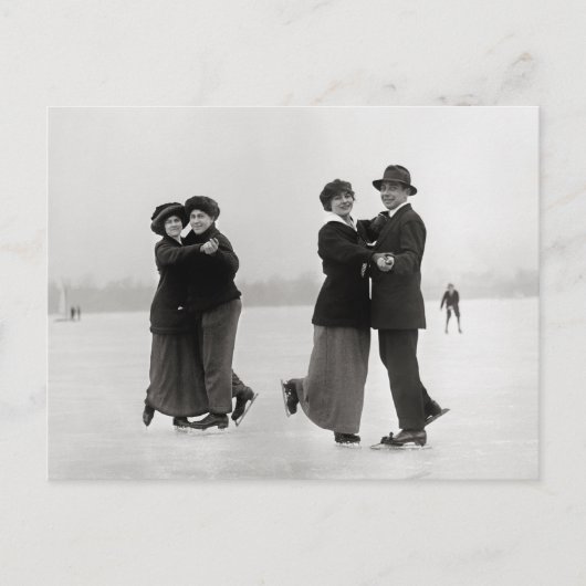 Schaatsende Paren, 1915 Briefkaart (Voorkant)