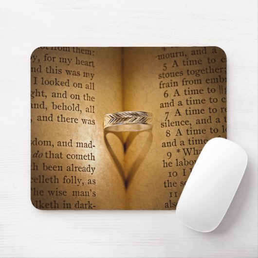 Schaduw hart en ring op bijbel muismat (Met muis)
