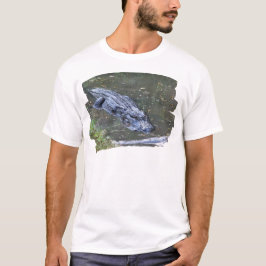 Schaduw in het ondiepe t-shirt