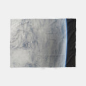 Schaduw van de maan gegoten op de noordelijke Stil Fleece Deken (Voorkant (Horizontaal))