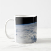 Schaduw van de maan gegoten op de noordelijke Stil Koffiemok (Links)