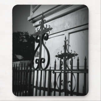 Schaduw van het kruisje 1 muismat