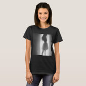 Schaduwdansen bij het raam t-shirt (Voorkant volledig)