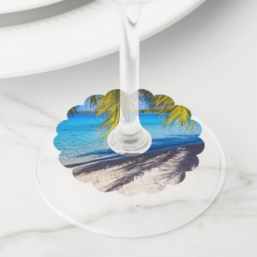 Schaduwen op het strand wijnglaslabel (Dichtbij)