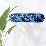 schaduwen van blauw patroon persoonlijk skateboard<br><div class="desc">Voel de Tropische Vibes in de schaduw van Blauw! Geïnspireerd door skateboarden's oorsprong van surfen op sidewalks schaduwen van blauw zoals het zee en de oceanen zijn in dit ontwerp verwerkt. Personaliseer met jouw naam of tekst. Dit afbeelding is een originele foto van JLW_FOTOGRAPHY</div>