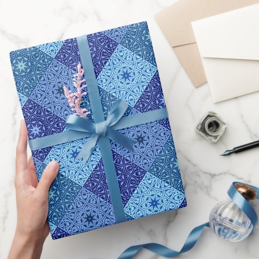 Schaduwen van blauw patroonpapier cadeaupapier (Geschenken)