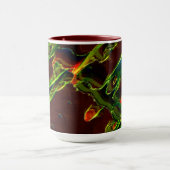 Schaduwen van groen afgevoerd in vlammen mok (Midden)