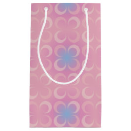 Schaduwen van roze met roze en blauwe achtergrond klein cadeauzakje