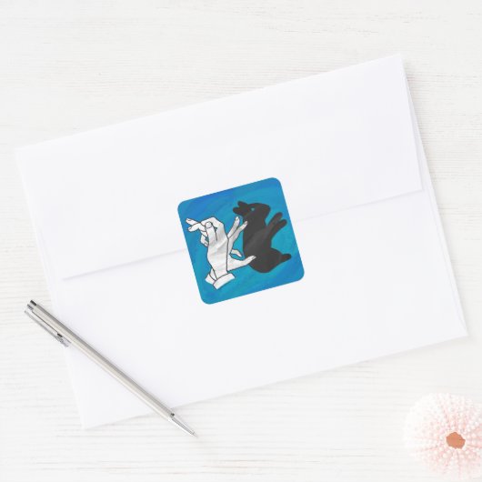 Schaduwkonijn op blauw vierkante sticker (Envelop)
