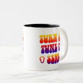 Schakel Tune In Send in Tweekleurige Koffiemok (Voorkant rechts)