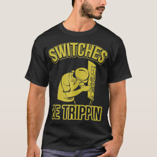 Schakelaars zijn driepuntsbruin, hoofd-elektronica t-shirt