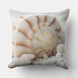 Schalen in het zand Sierkussen