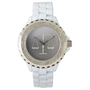 Schalen van het recht   Metalen achtergrond Horloge