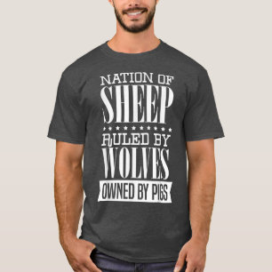 Schapen bestuurd door wolven die eigendom zijn van t-shirt