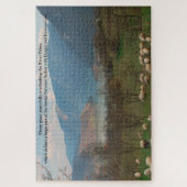 Schapen grazen aan de grens met Bosnië Legpuzzel (Verticaal)
