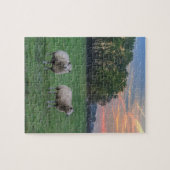 Schapen in het veld met zonsondergang legpuzzel (Horizontaal)
