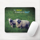 Schapen met lam in grasweide muismat (Met muis)