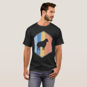 Schapen met Retrokleuren in een hexagon T-shirt (Voorkant volledig)
