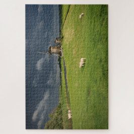 Schapen met windmolens onder donkere wolken legpuzzel