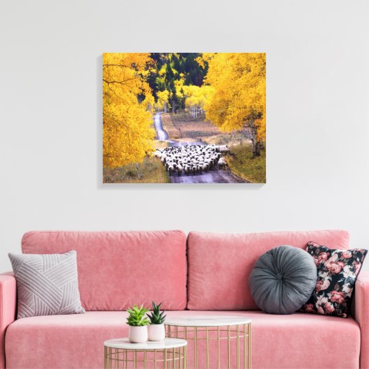 Schapen op Country Road Canvas Afdruk (Insitu (Woonkamer))