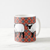 Schapen op  rood patroon koffiemok (Voorkant rechts)