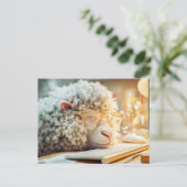 Schapen slapen achter de computer met een bril feestdagenkaart (Staand voorkant)