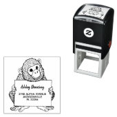 Schattig Baby Gorilla Holding Return Address Zelfinktende Stempel (In situ)