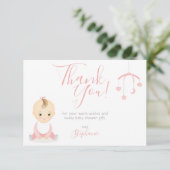 Schattig Baby Meisje en haar mobiele Baby shower Kaart (Staand voorkant)