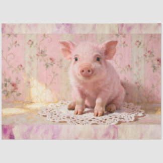 Schattig biggetje op de boerderij in roze tissuepapier