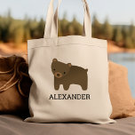 Schattig bruin Beer Kinderen op maat Tote Bag<br><div class="desc">Deze canvas tas van kinderen voor dierenvrienden bevat een schattige illustratie van een bruin beer. Pas het aan met de naam van uw kind in zwarte letters. Maakt een geweldige boekzak voor jongens of meisjes!</div>