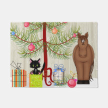 Schattig bruin paard en kitten met kerstboom