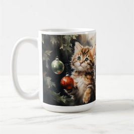 SCHATTIG BRUIN TABBY KITTEN MET KERSTBALLEN KOFFIEMOK