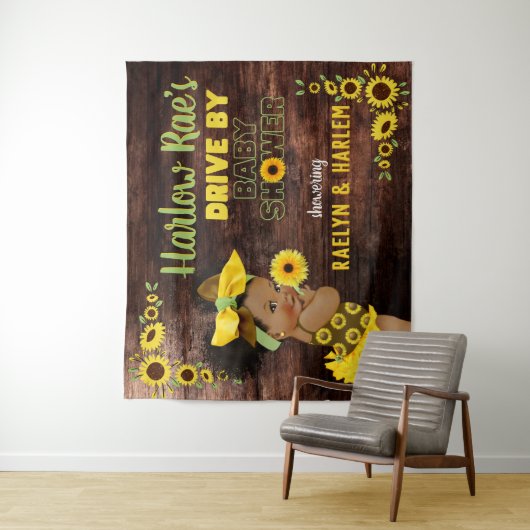 Schattig Etnisch Baby Meisje| Geel Zonnebloem Rust Wandkleed (In situ)