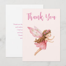Schattig fee meisje in roze jurk