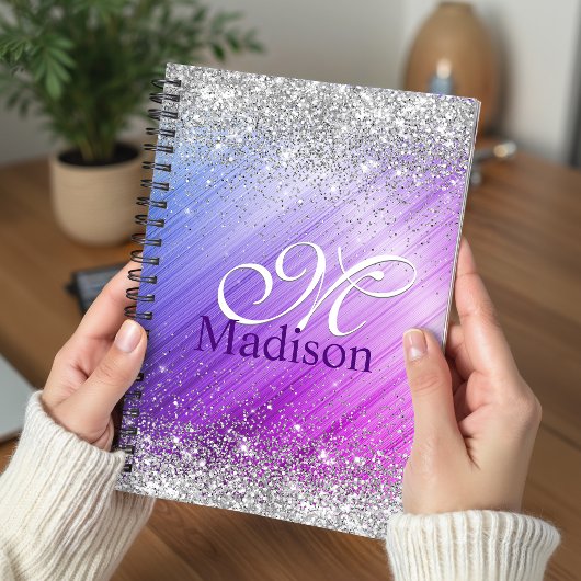 Schattig geborsteld paars nepsil glitter monogram planner