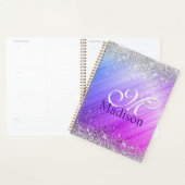 Schattig geborsteld paars nepsil glitter monogram planner (Display)