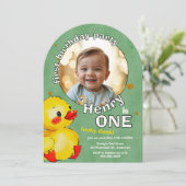 Schattig geel eendje eerste verjaardag grillig kaart (Staand voorkant)