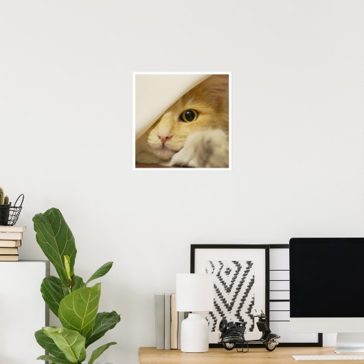 Schattig Geel Kattengezicht dat uit het Laken Kijk Poster (Thuiskantoor)