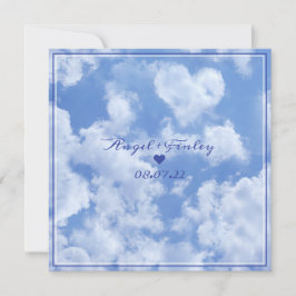 Schattig hartvormige wolk in blauwe lucht vrolijk 