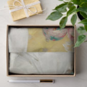 Schattig jong meisje spelen met haar huisdier kat tissuepapier (Geschenk)