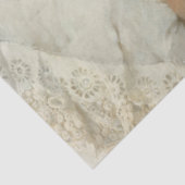 Schattig jong meisje spelen met haar huisdier kat tissuepapier (Detail)