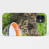 Schattig kitten dat uit een kom drinkt Case-Mate iPhone case (Achterkant (horizontaal))