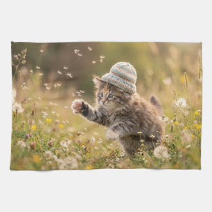 Schattig Kitten met een Hoed die Speelt met Paarde Theedoek