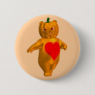 Schattig klein beertje met pompoenkop ronde button 5,7 cm