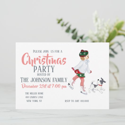 Schattig klein meisje dat skateeg op ijs en hond kaart (Staand voorkant)