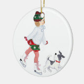 Schattig klein meisje dat skateeg op ijs en hond keramisch ornament (Links)