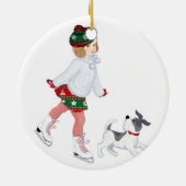 Schattig klein meisje dat skateeg op ijs en hond keramisch ornament (Achterkant)